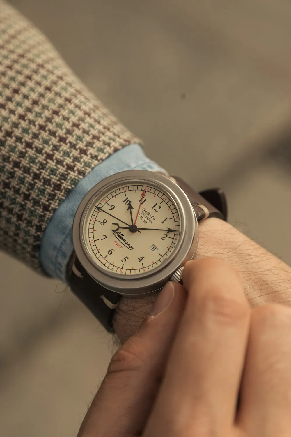 ALM Watch GMT Antique White Polished Case
